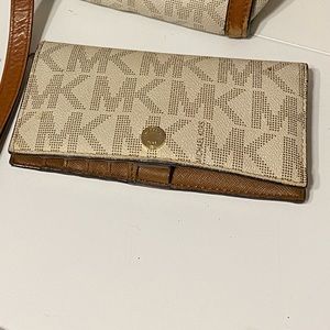 Michael Kors White Wallet.